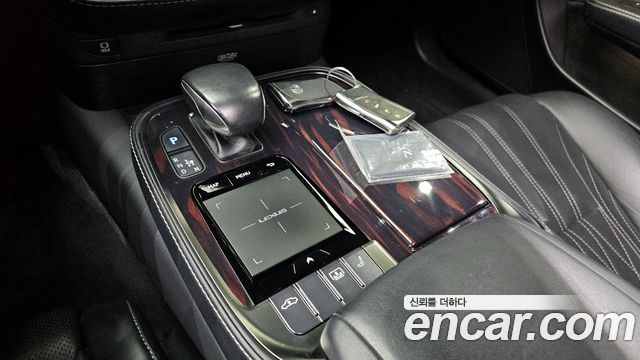 Лексус LS500 2018 — миниатюра 9