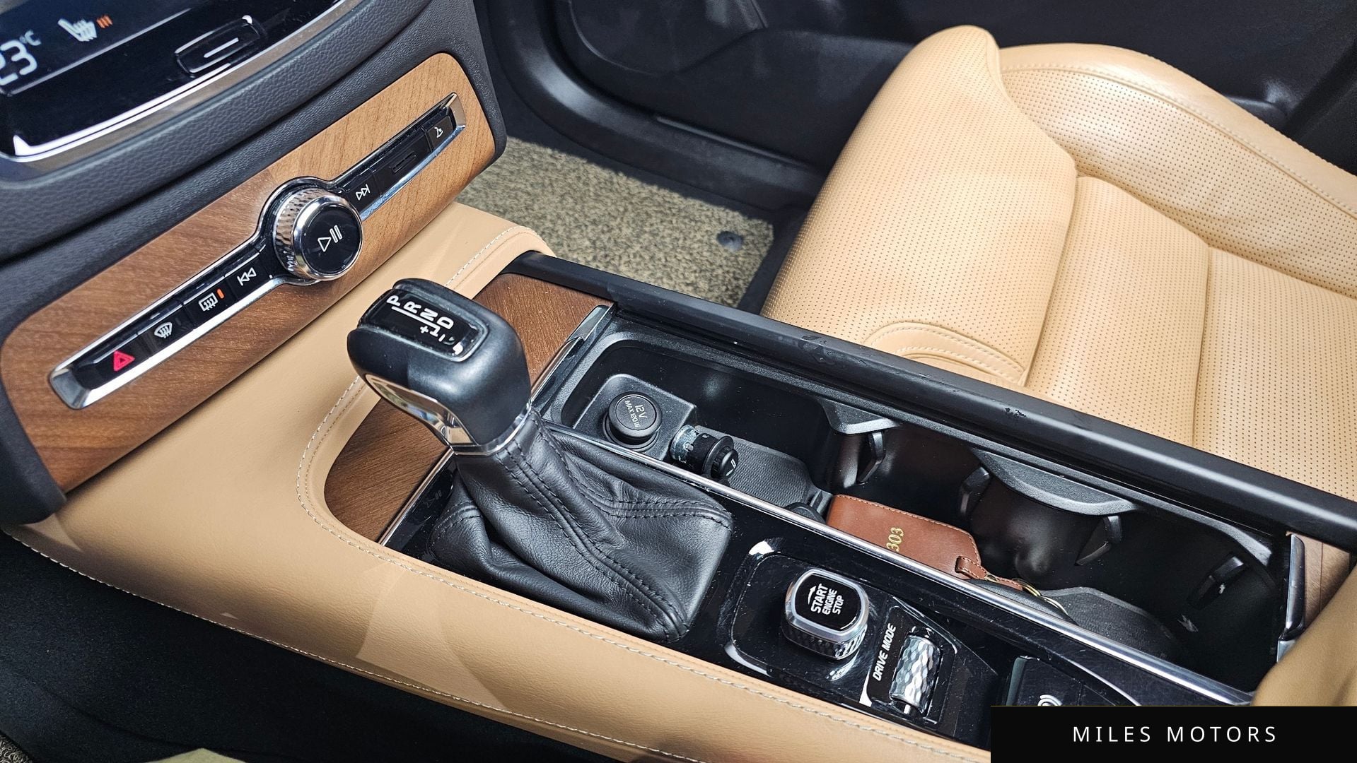 Volvo XC90 2018 — миниатюра 9