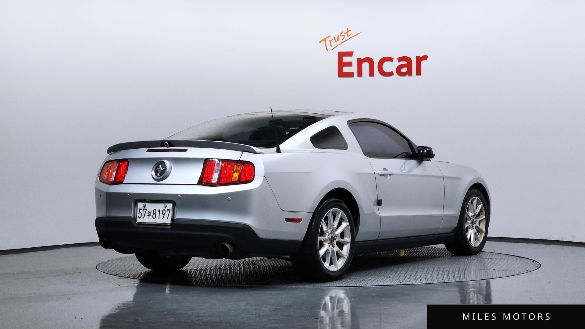 Ford Mustang 2011 — миниатюра 2