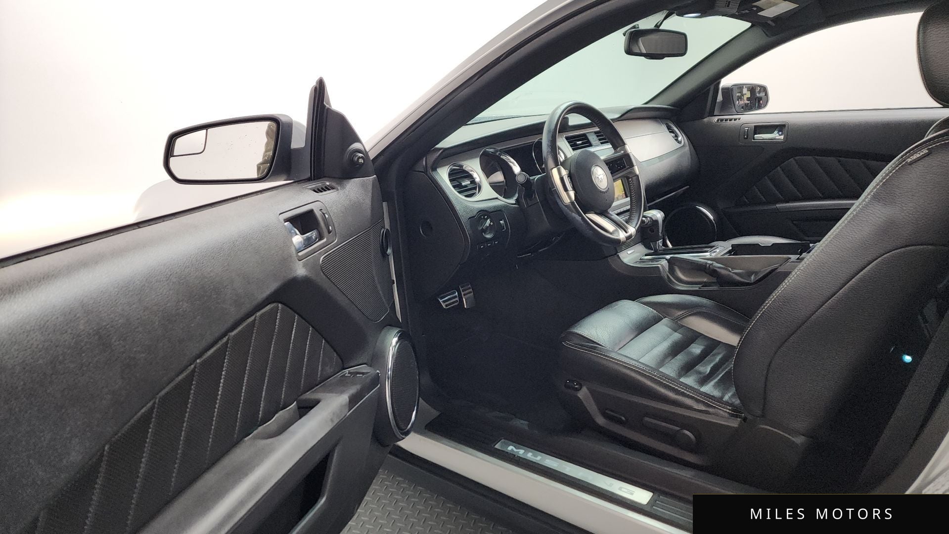 Ford Mustang 2011 — миниатюра 10
