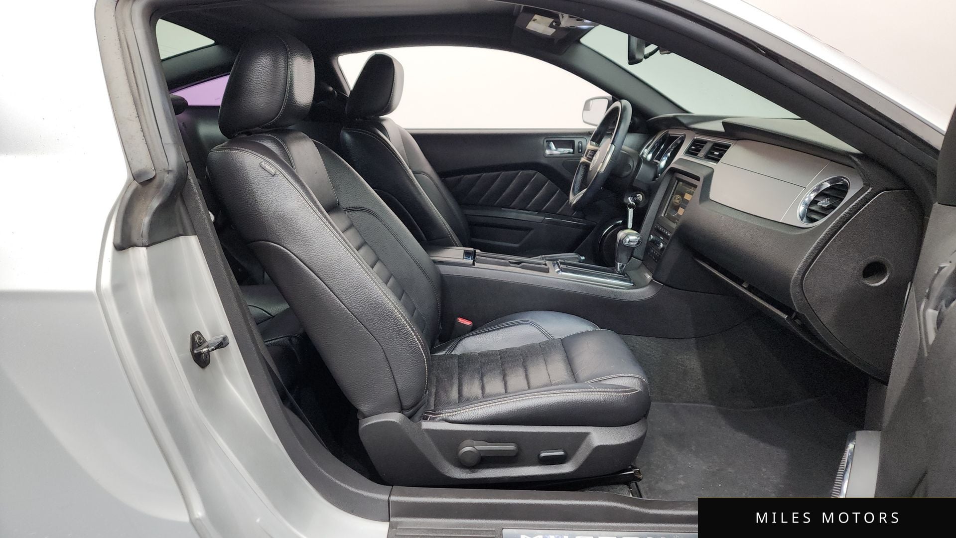 Ford Mustang 2011 — миниатюра 11