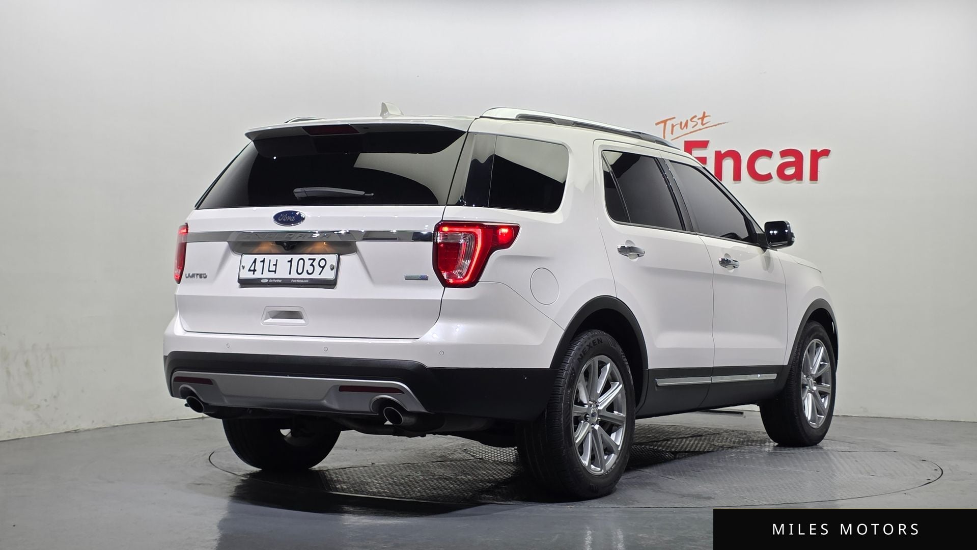 Ford Explorer 2017 — миниатюра 2