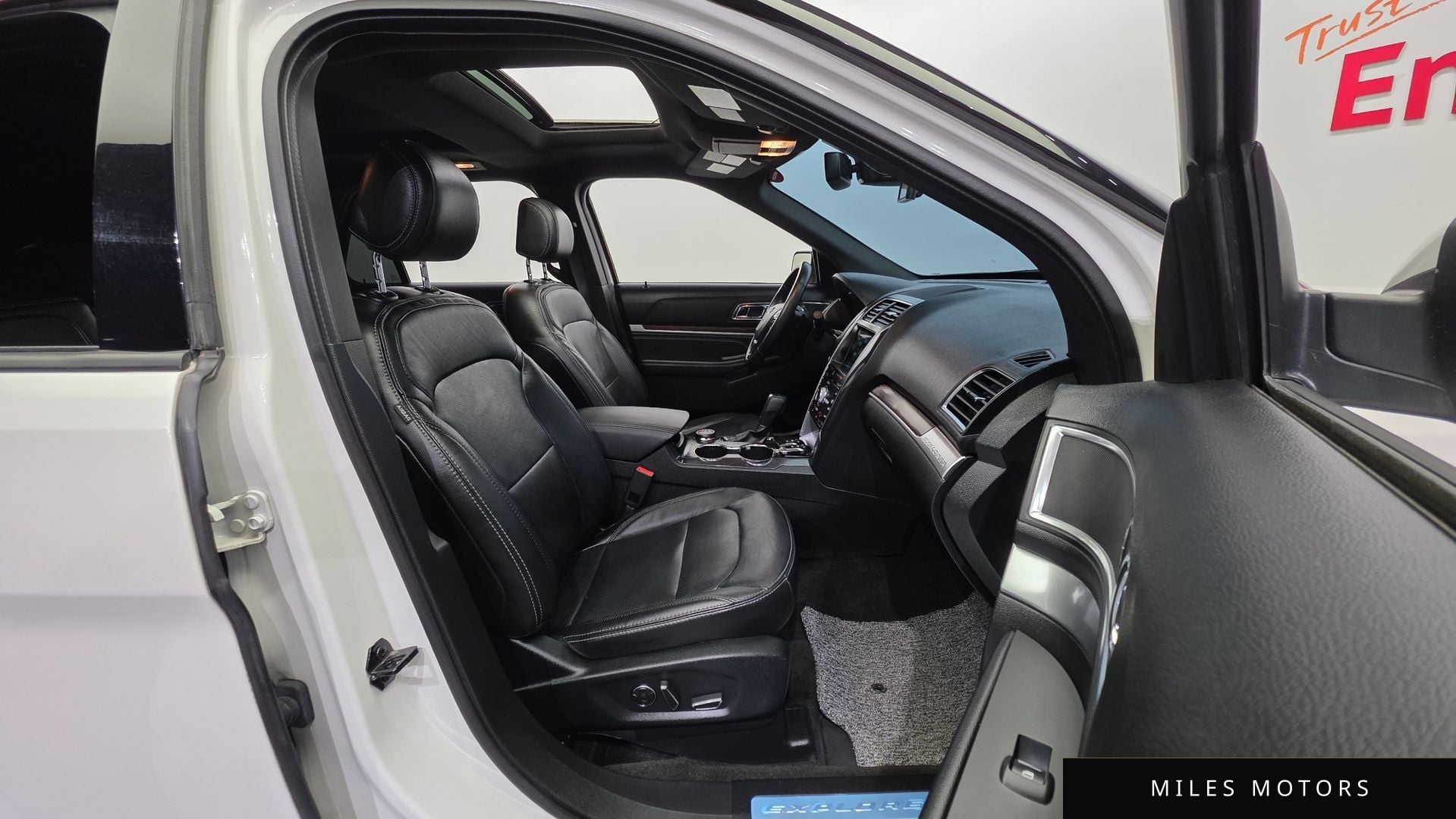 Ford Explorer 2017 — миниатюра 10