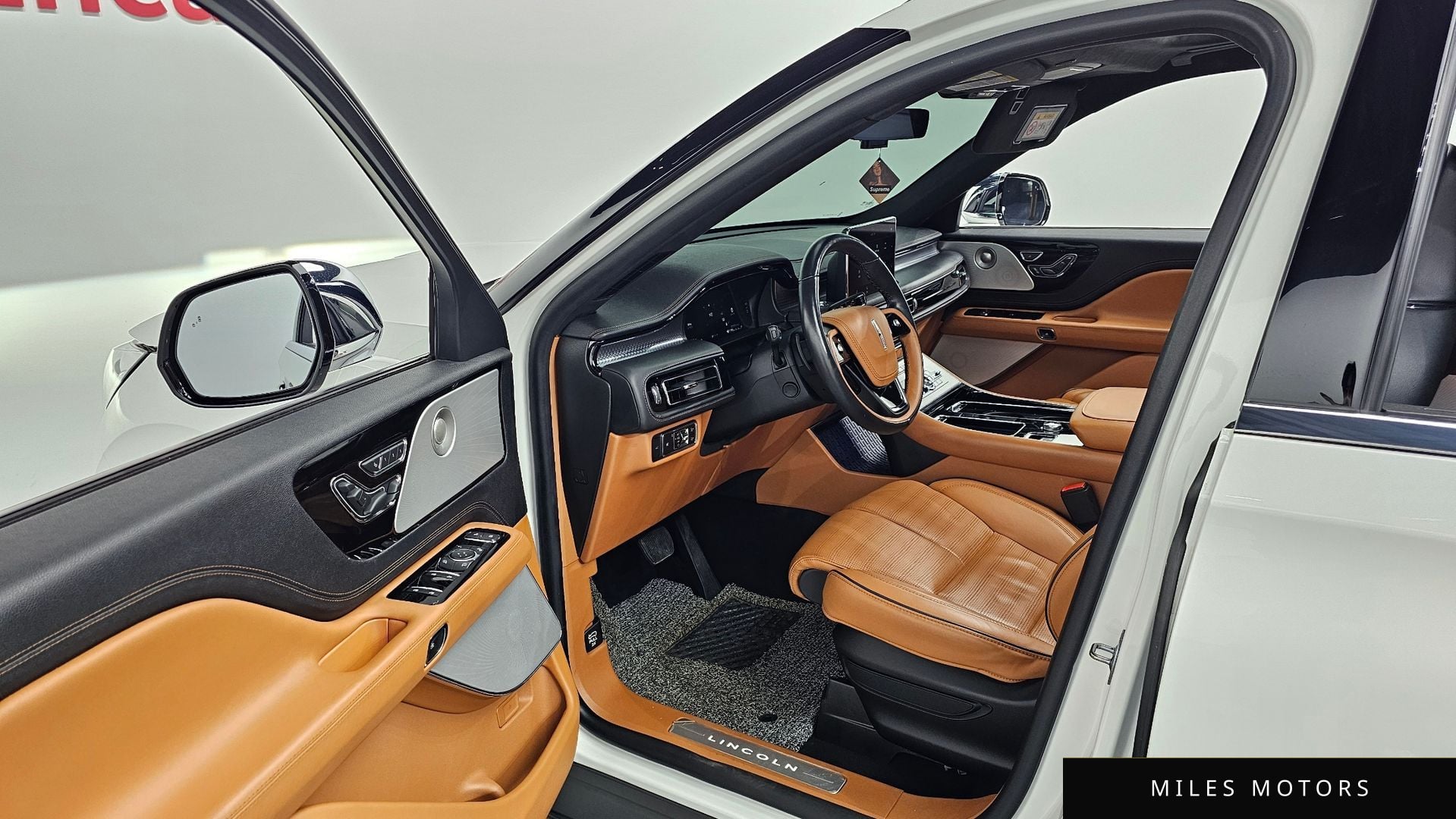 Lincoln Aviator 2022 — миниатюра 11