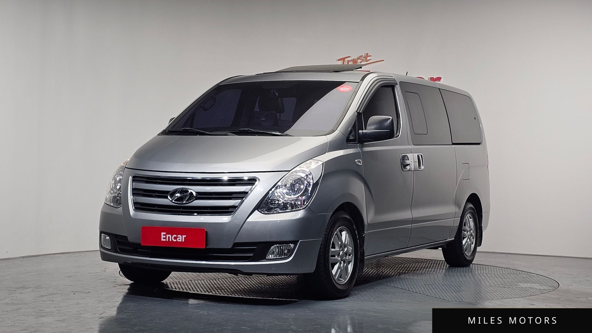 Hyundai Starex 2016 — фото 1 из 12