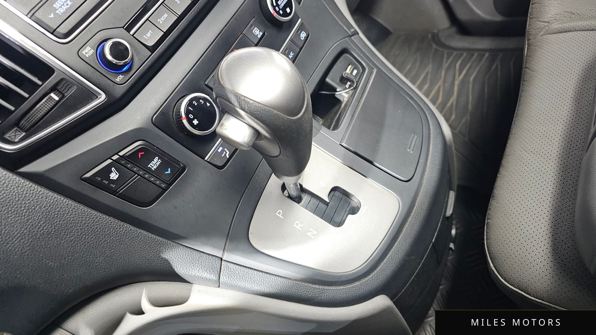 Hyundai Starex 2016 — миниатюра 9