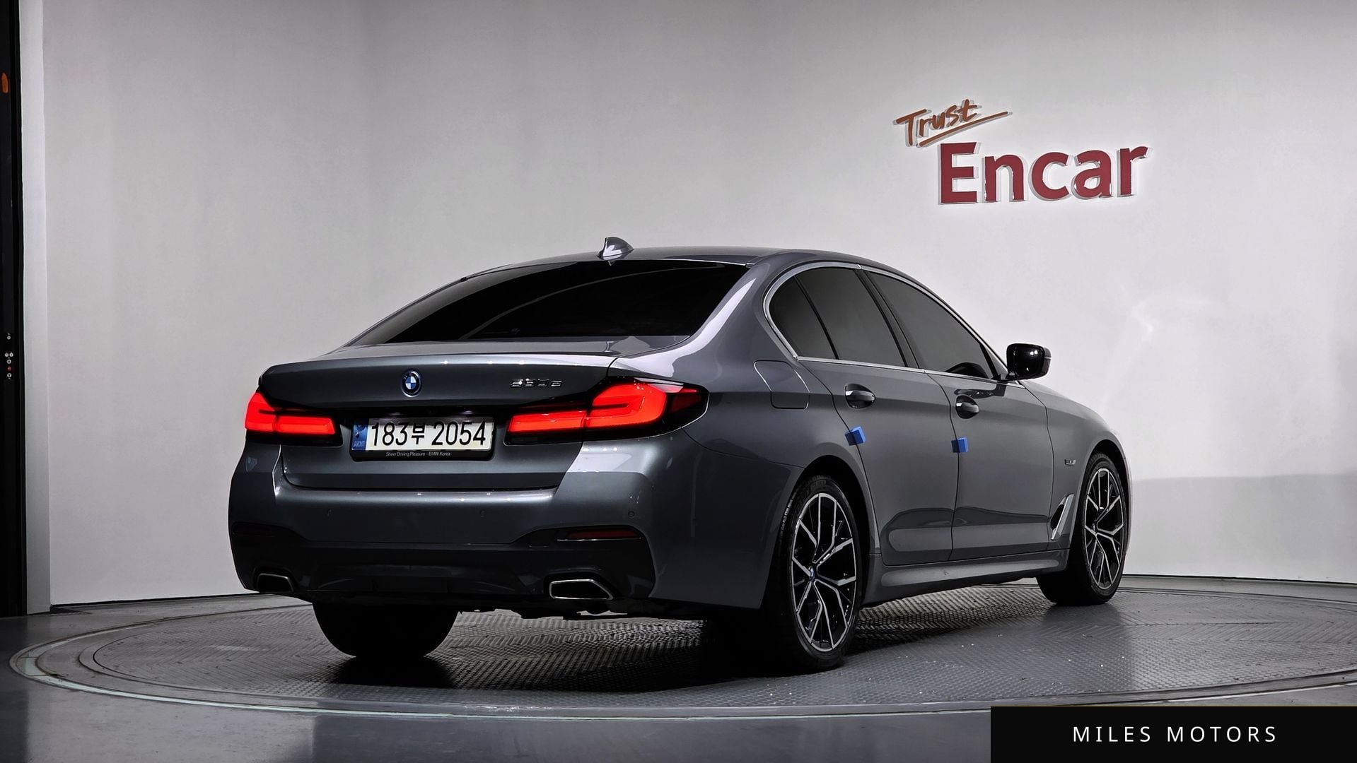 BMW 5 Series (G30) 2023 — миниатюра 2