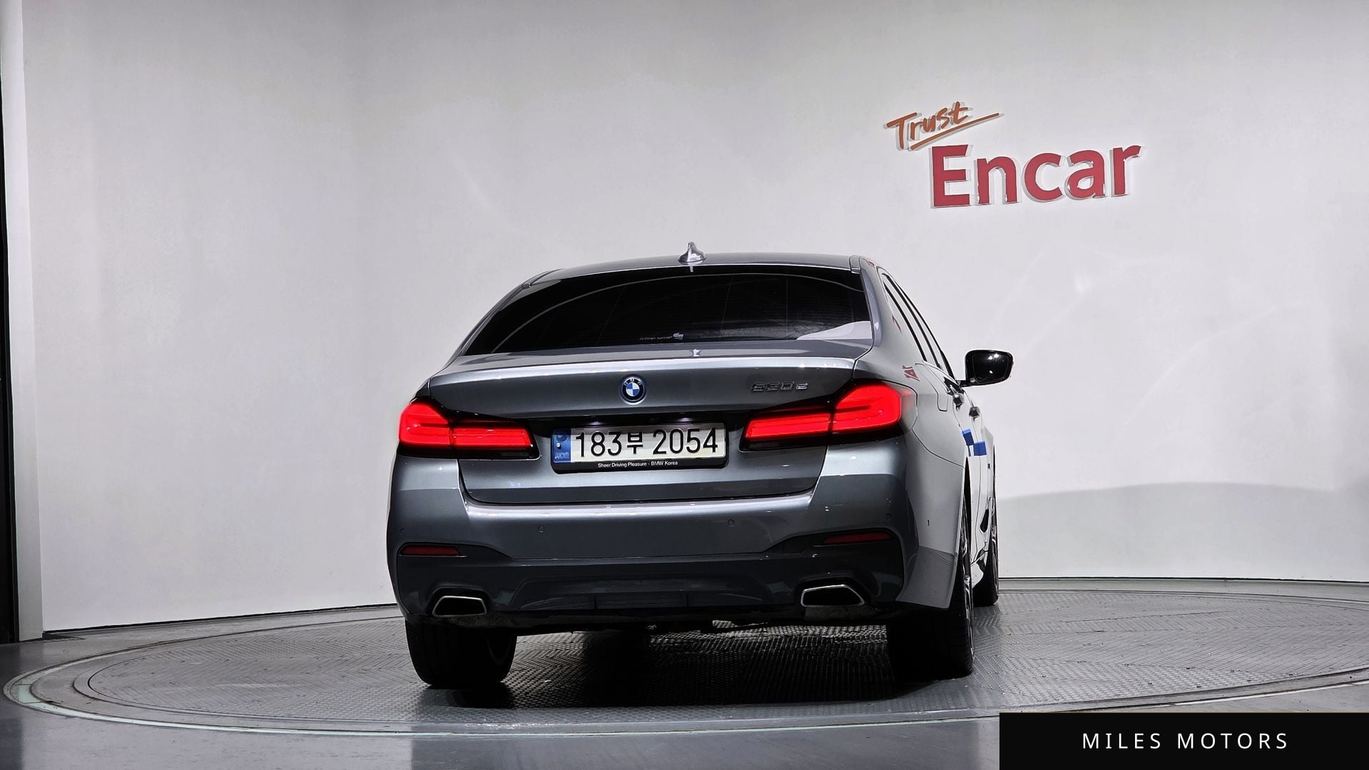 BMW 5 Series (G30) 2023 — миниатюра 4
