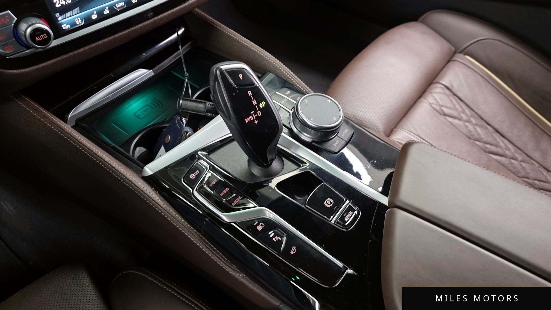 BMW 5 Series (G30) 2023 — миниатюра 9
