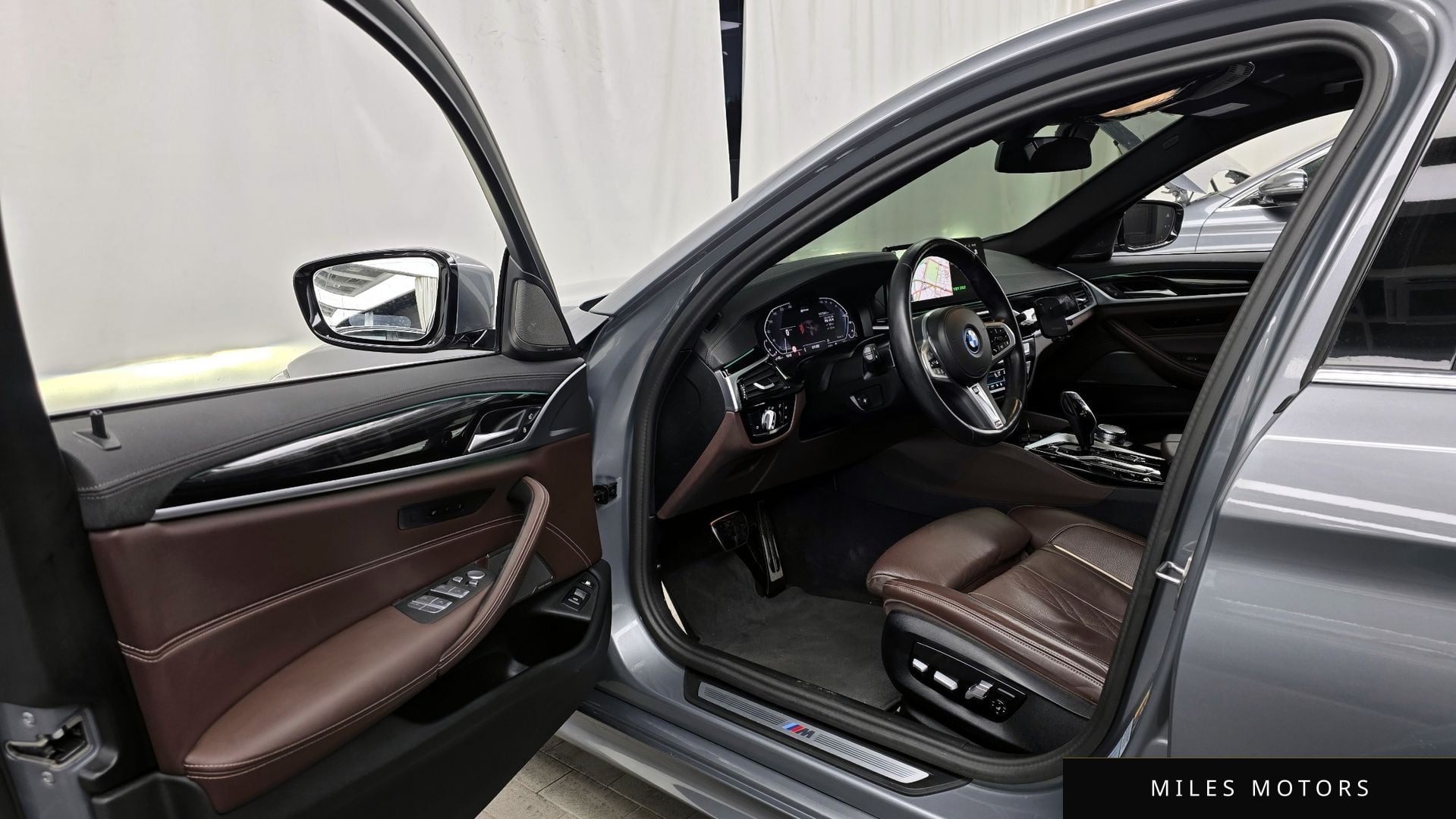 BMW 5 Series (G30) 2023 — миниатюра 10