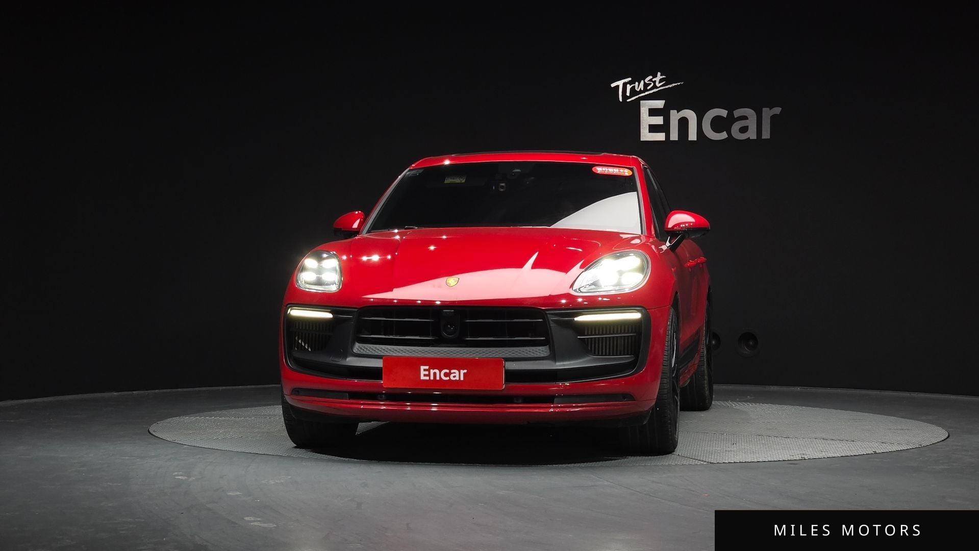 Porsche Macan 2022 — миниатюра 2