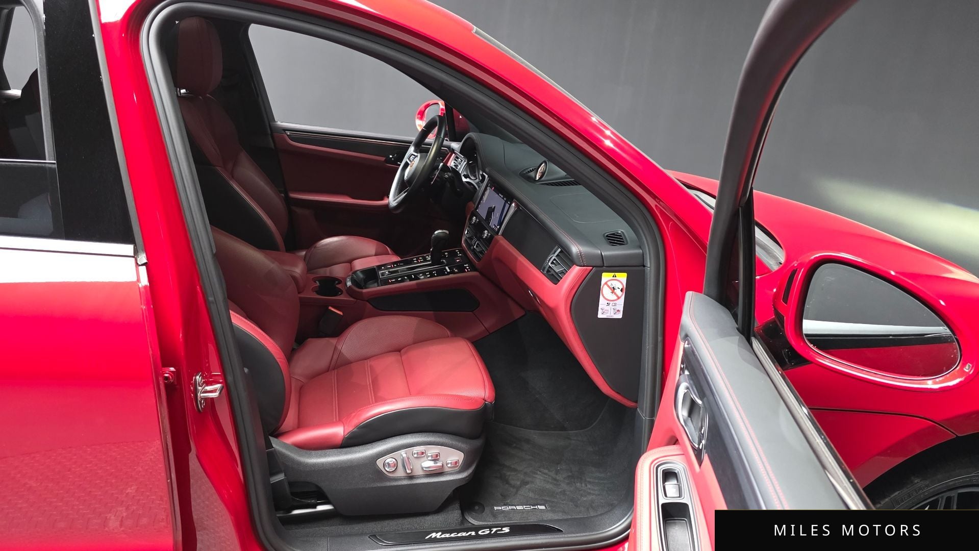Porsche Macan 2022 — миниатюра 11