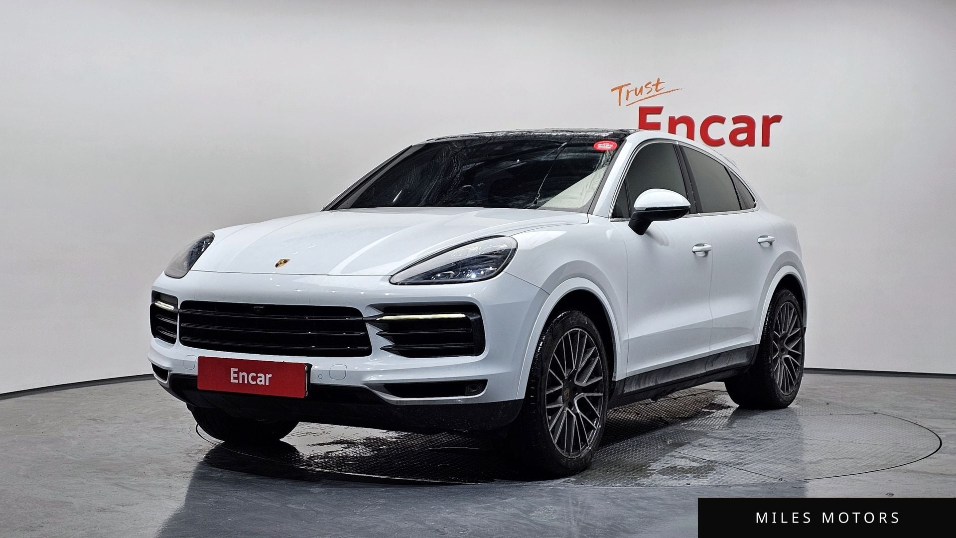 Porsche Cayenne 2020 — фото 1 из 12