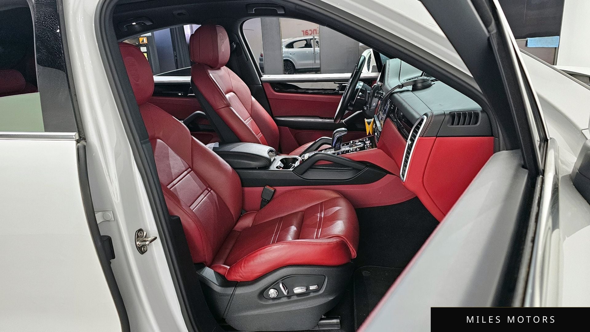 Porsche Cayenne 2020 — миниатюра 10