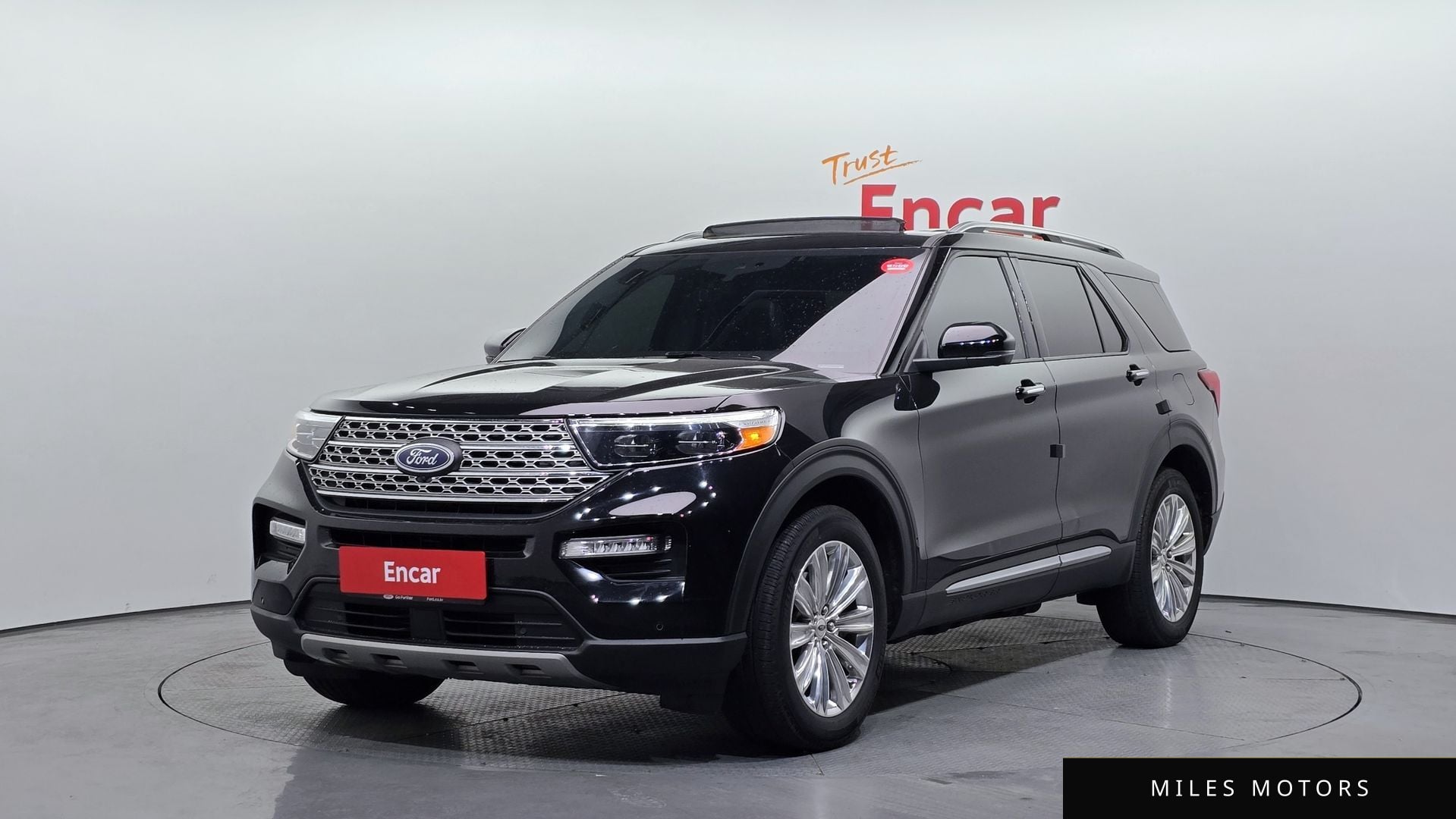 Ford Explorer 2021 — фото 1 из 12