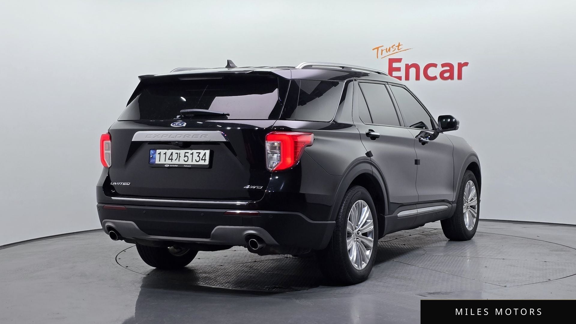 Ford Explorer 2021 — миниатюра 2