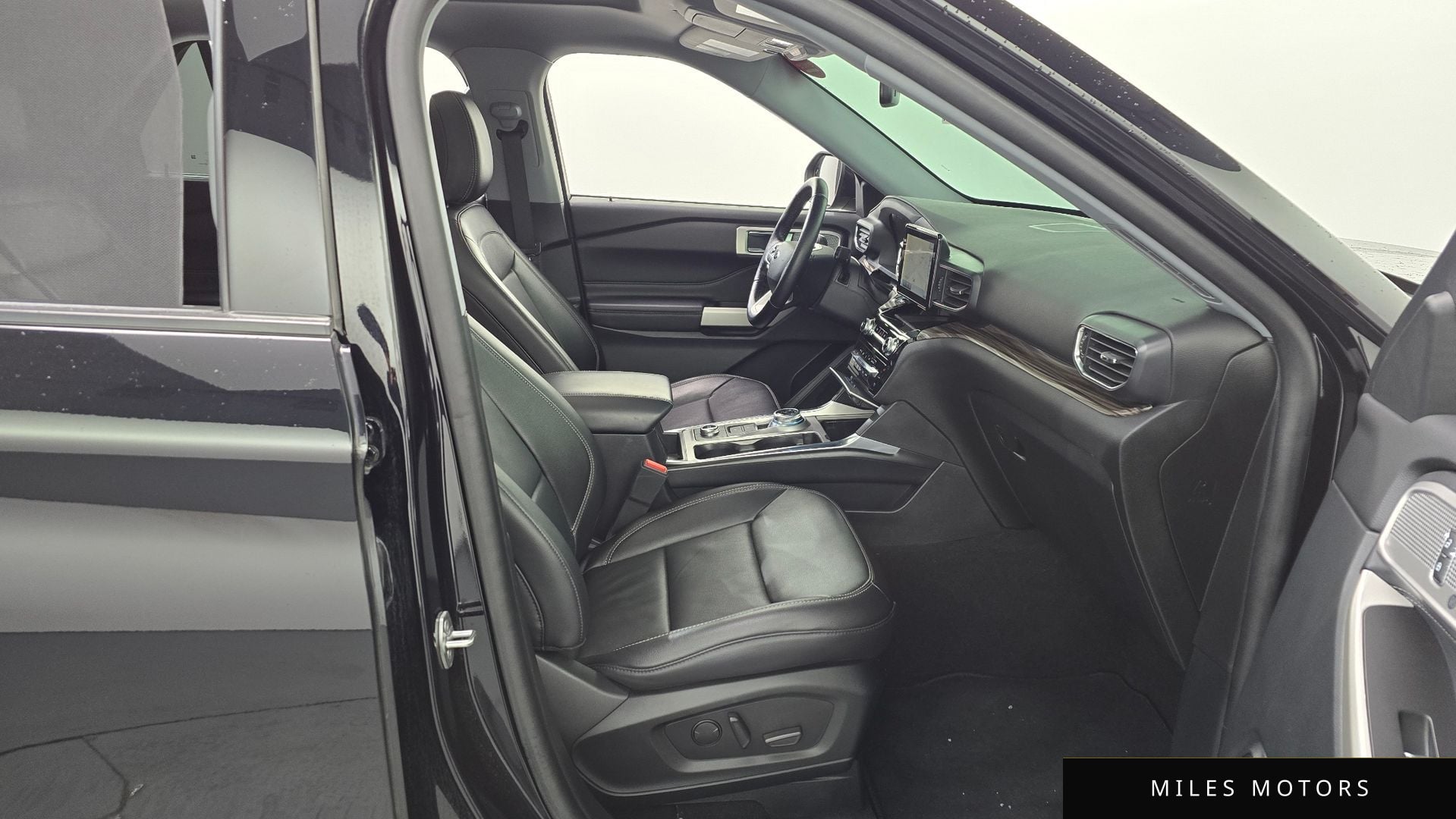 Ford Explorer 2021 — миниатюра 11