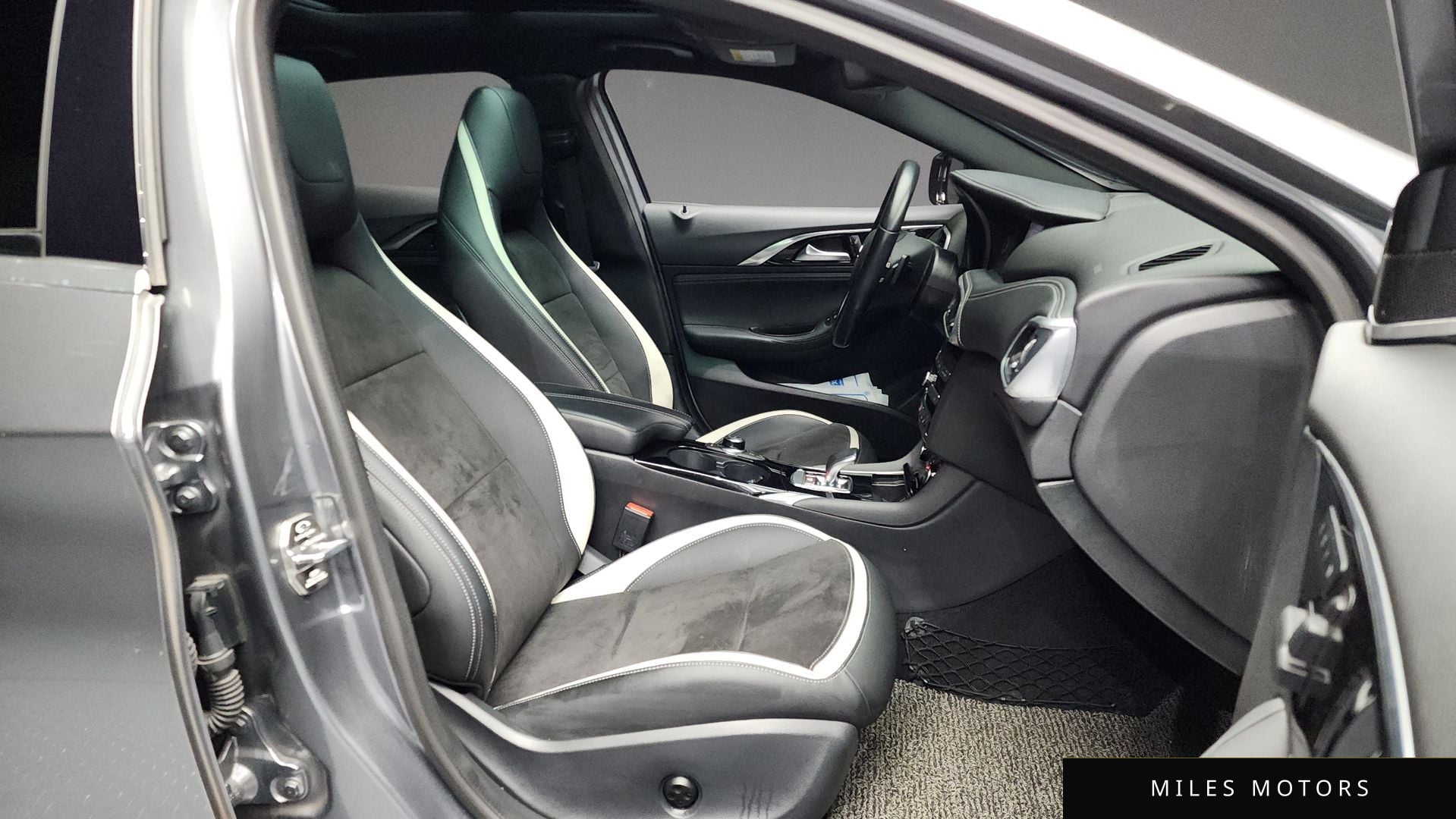 Infiniti Q30 2018 — миниатюра 11