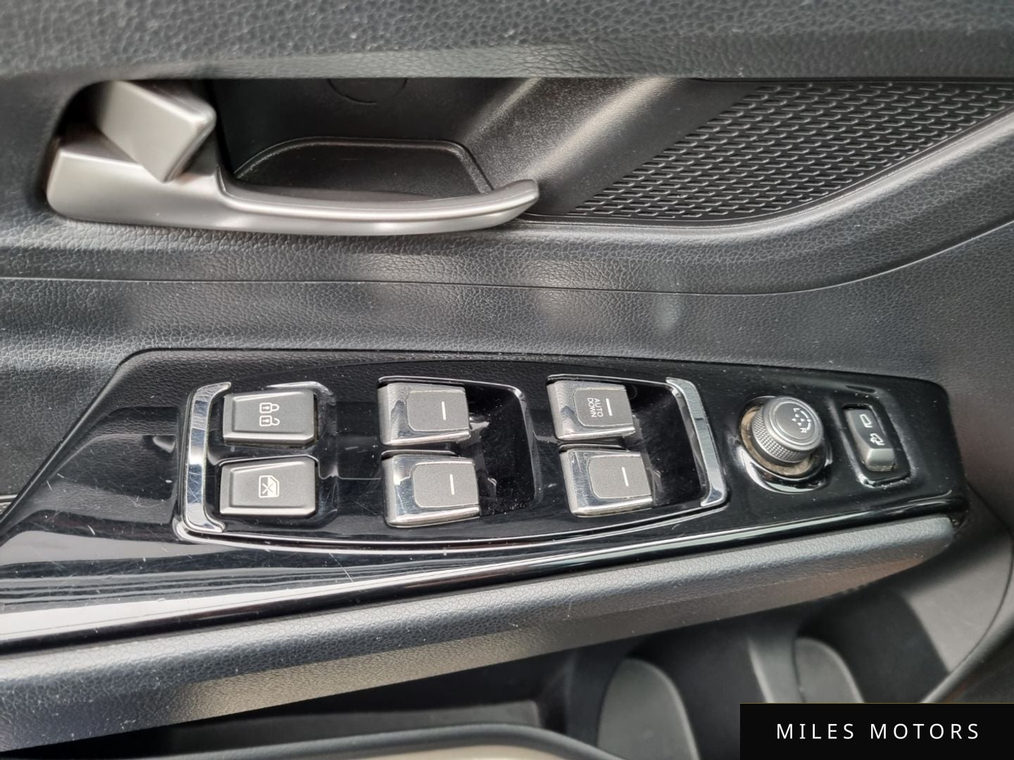 KG Mobility Beautiful Korando 2021 — миниатюра 10