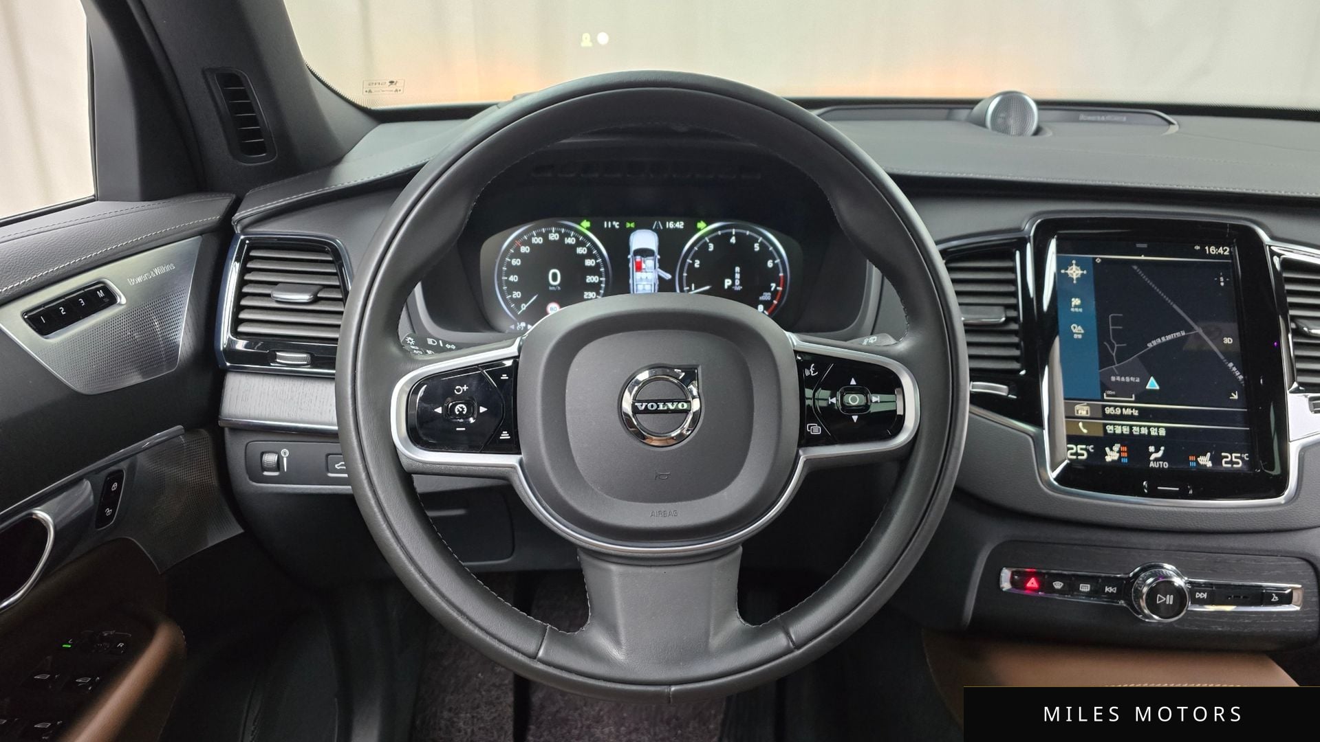 Volvo XC90 2021 — миниатюра 13