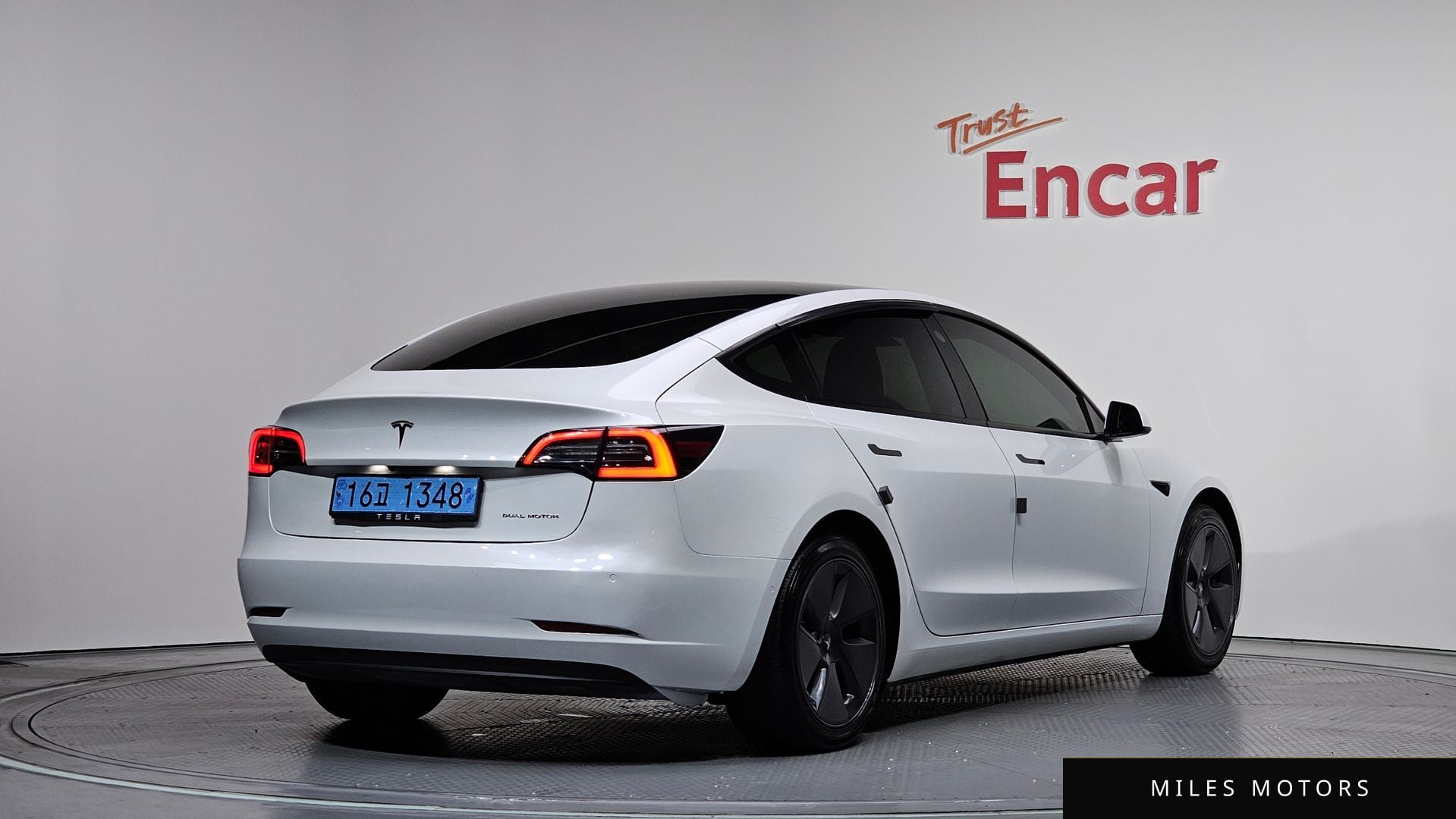 Tesla Model 3 2022 — миниатюра 2