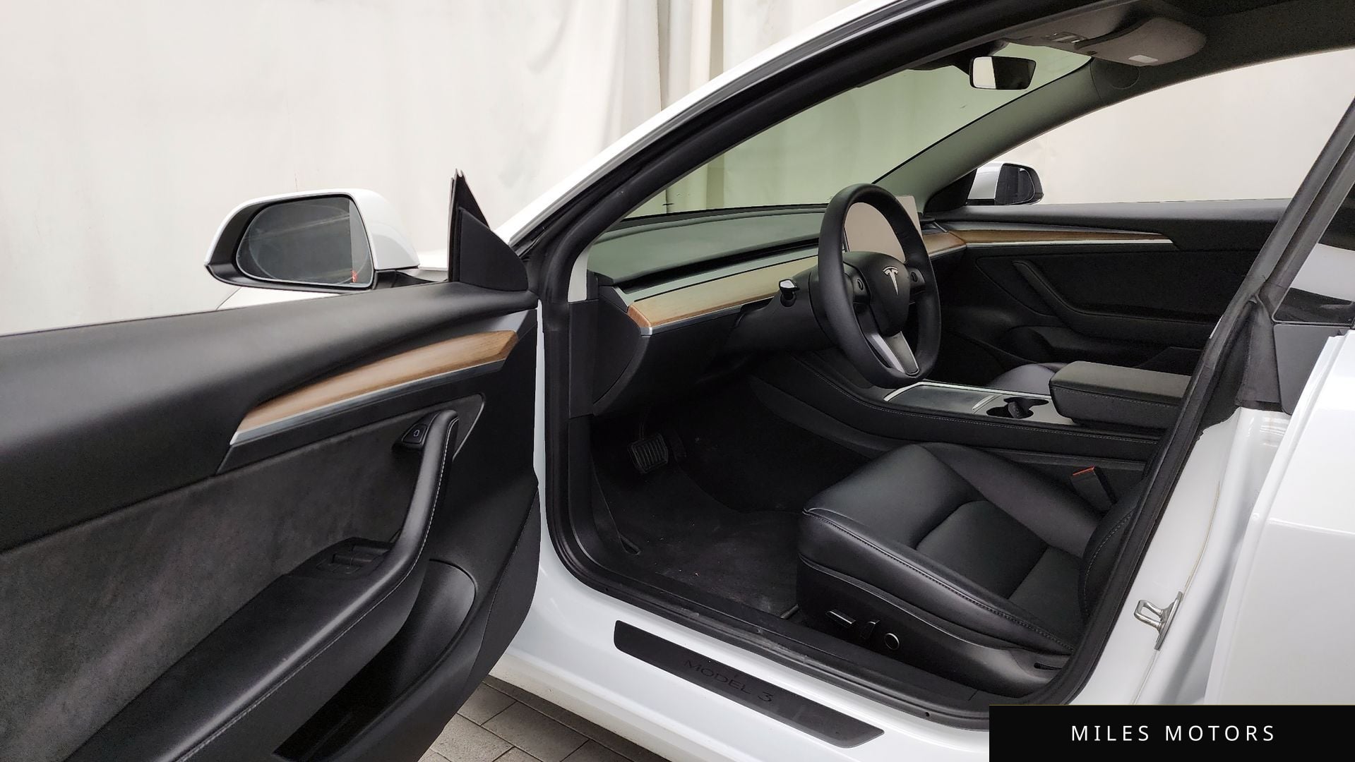 Tesla Model 3 2022 — миниатюра 10