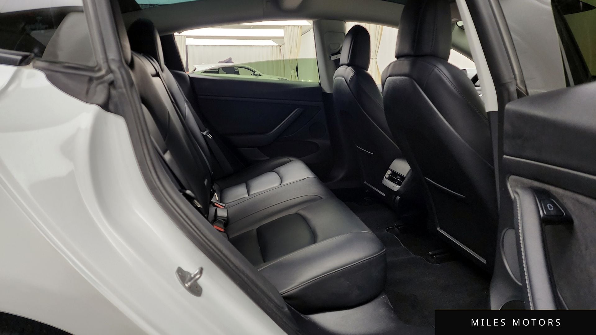 Tesla Model 3 2022 — миниатюра 12