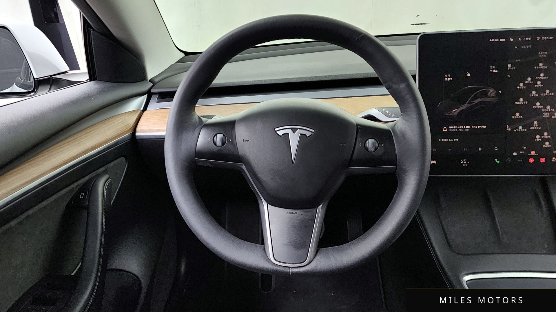 Tesla Model 3 2022 — миниатюра 13