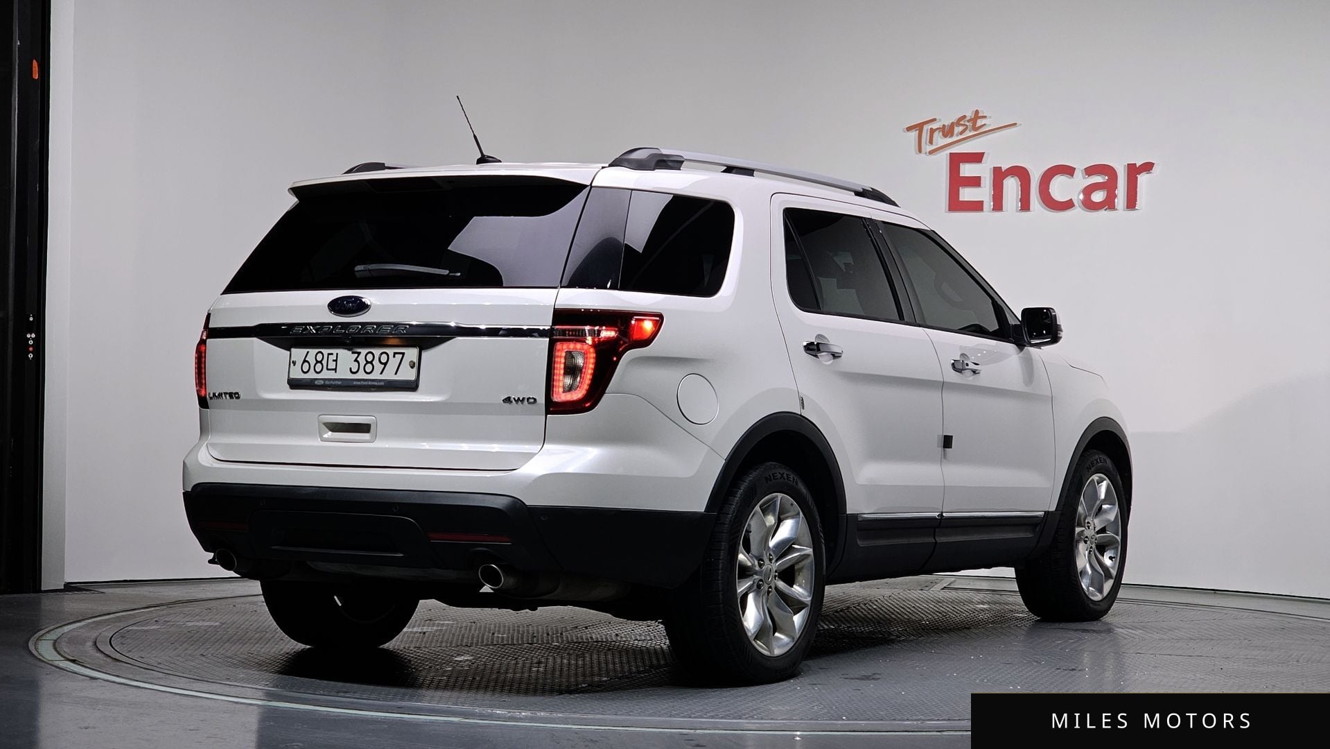 Ford Explorer 2015 — миниатюра 2
