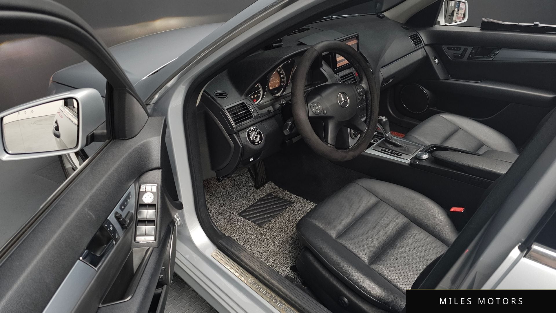 Mercedes-Benz C-Class W204 2010 — миниатюра 11