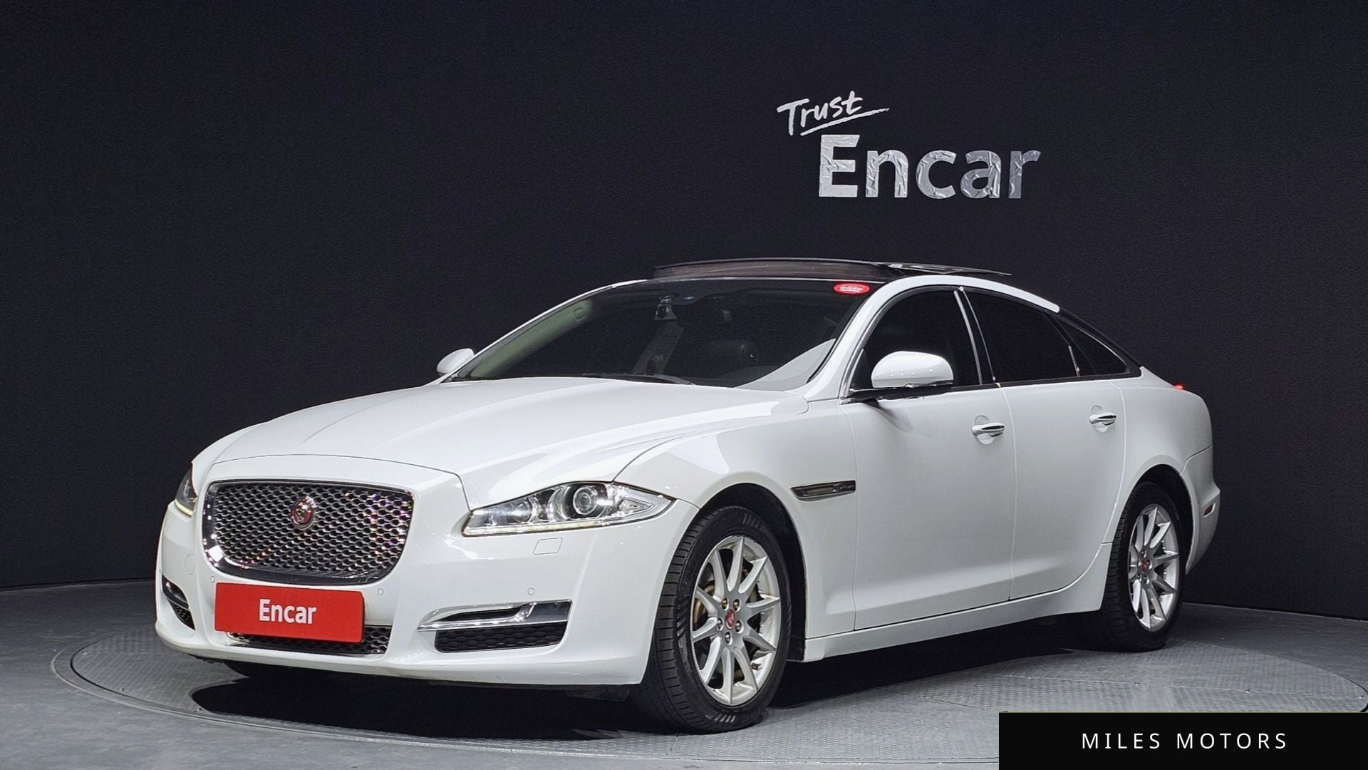 Jaguar All New XJ 2016 — фото 1 из 12