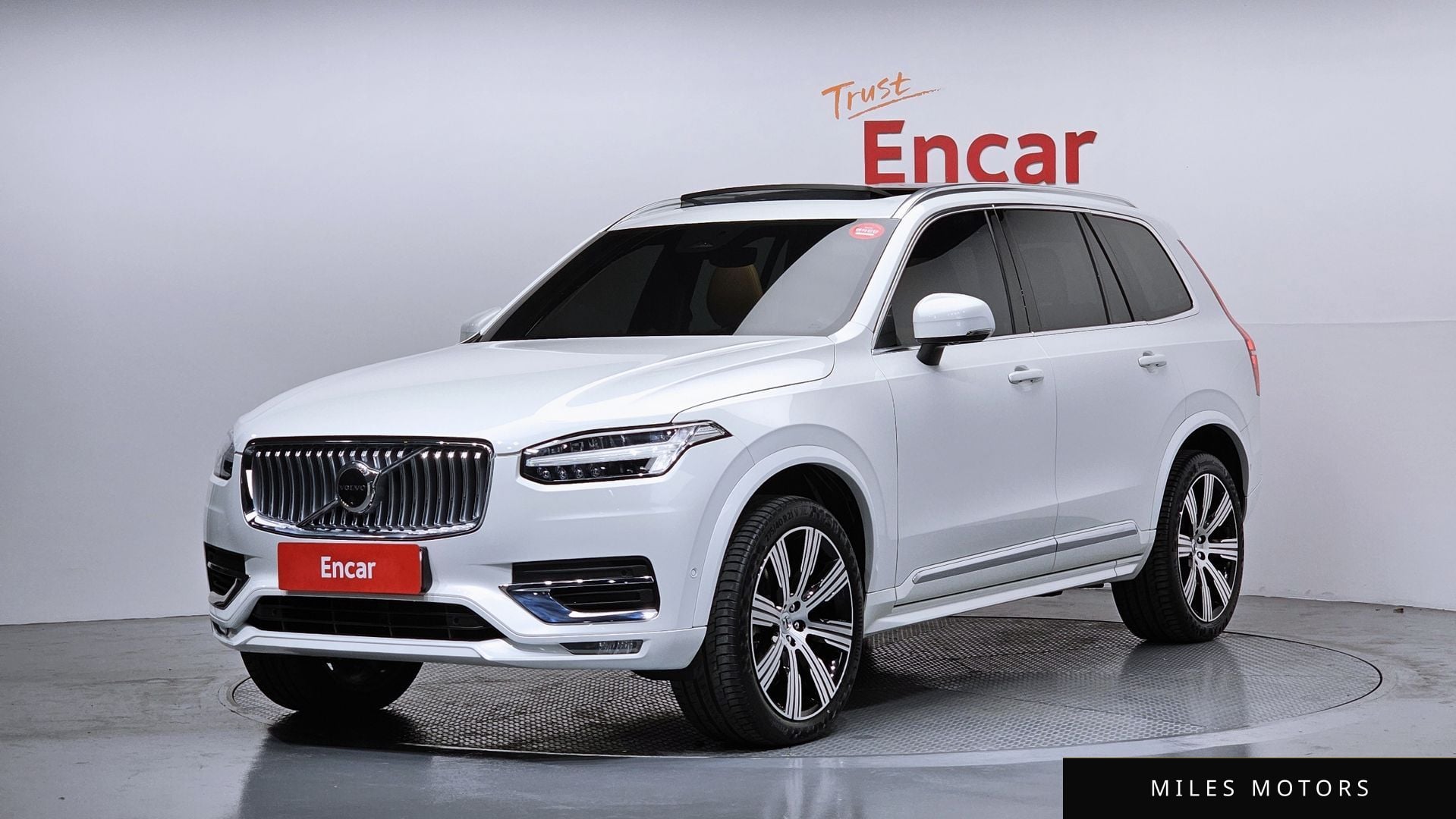 Volvo XC90 2025 — фото 1 из 12