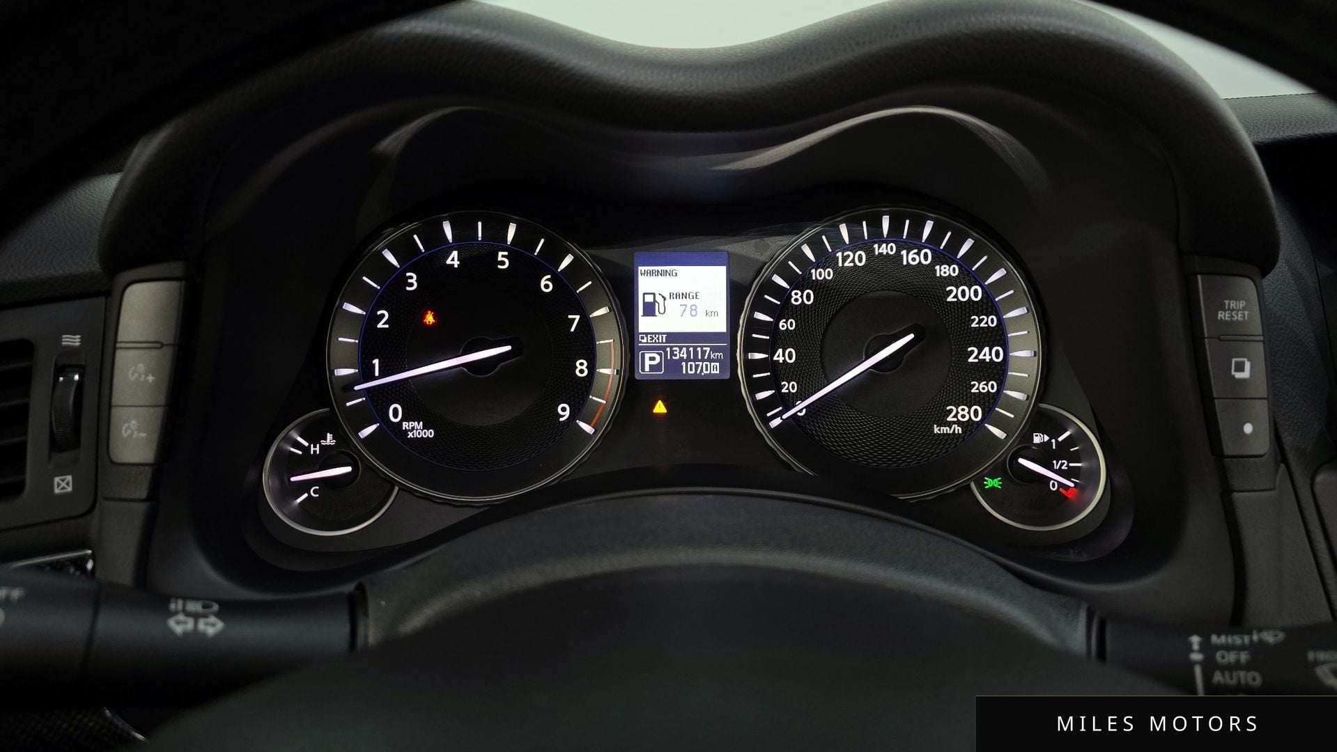 Infiniti Q70 2015 — миниатюра 8