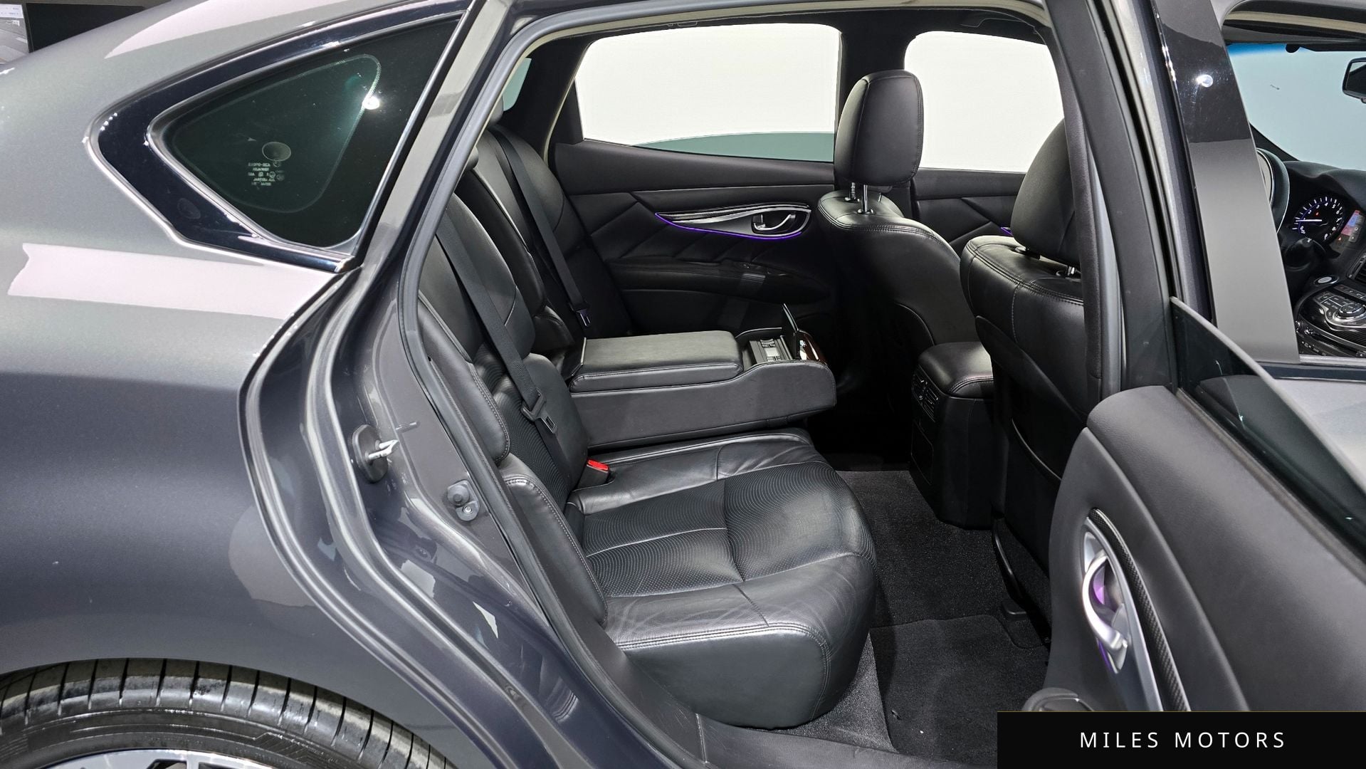Infiniti Q70 2015 — миниатюра 12