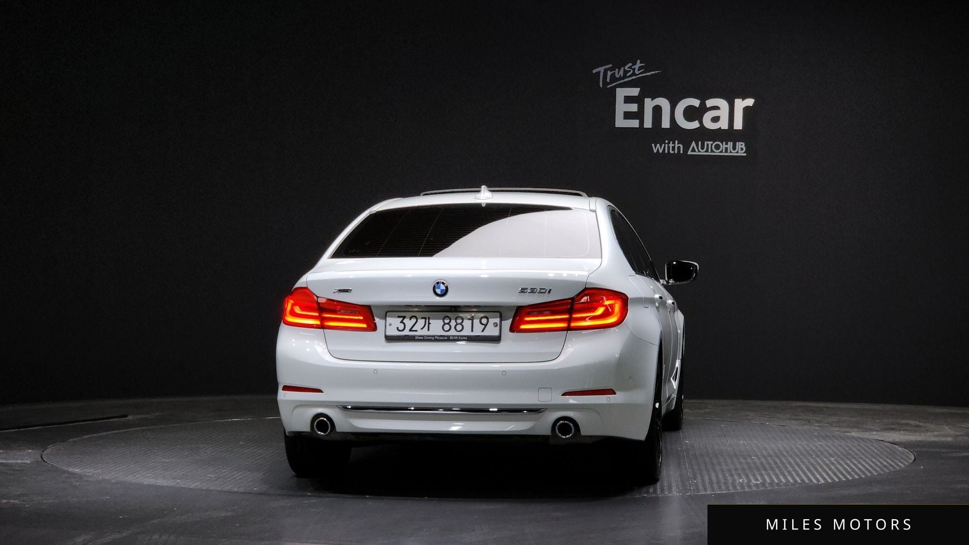 BMW 5 Series (G30) 2018 — миниатюра 4