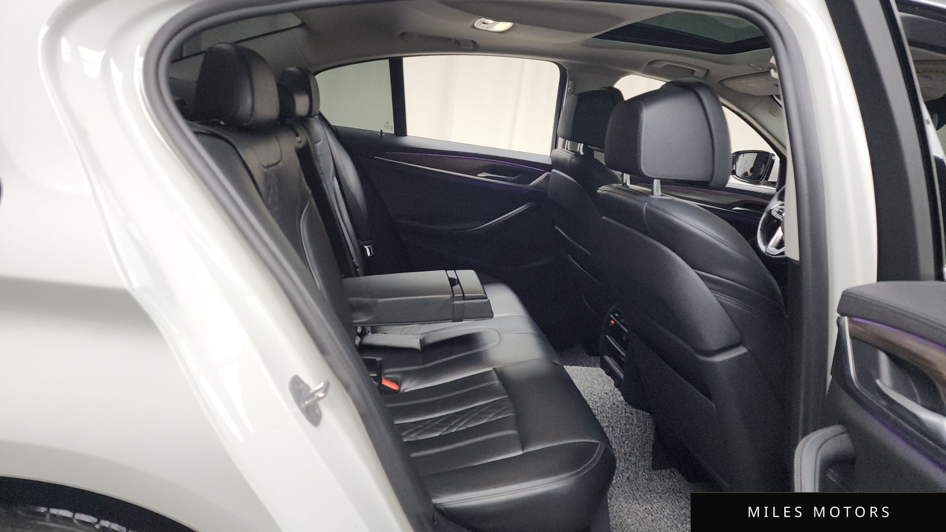 BMW 5 Series (G30) 2018 — миниатюра 12