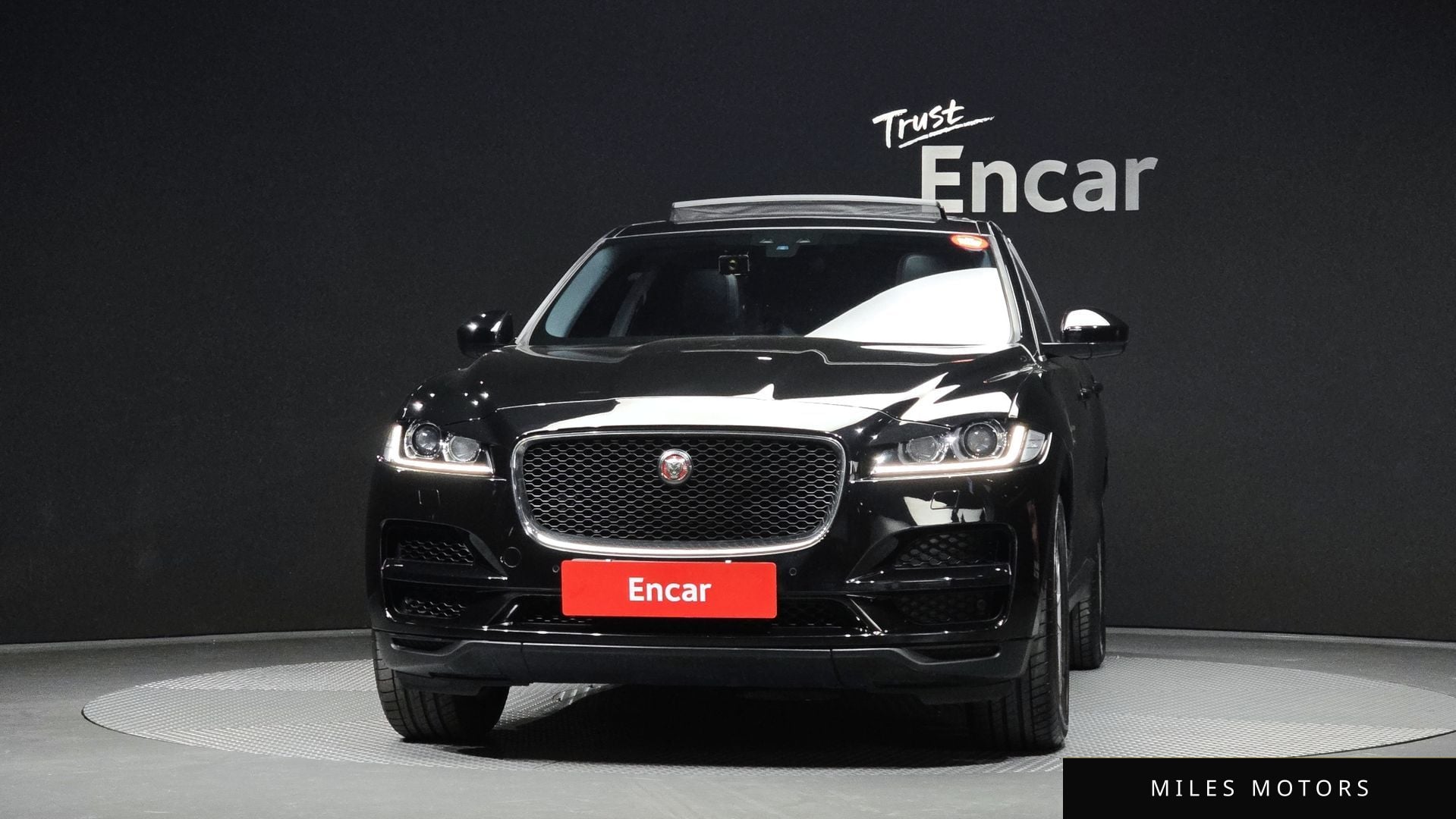 Jaguar F-PACE 2017 — миниатюра 3