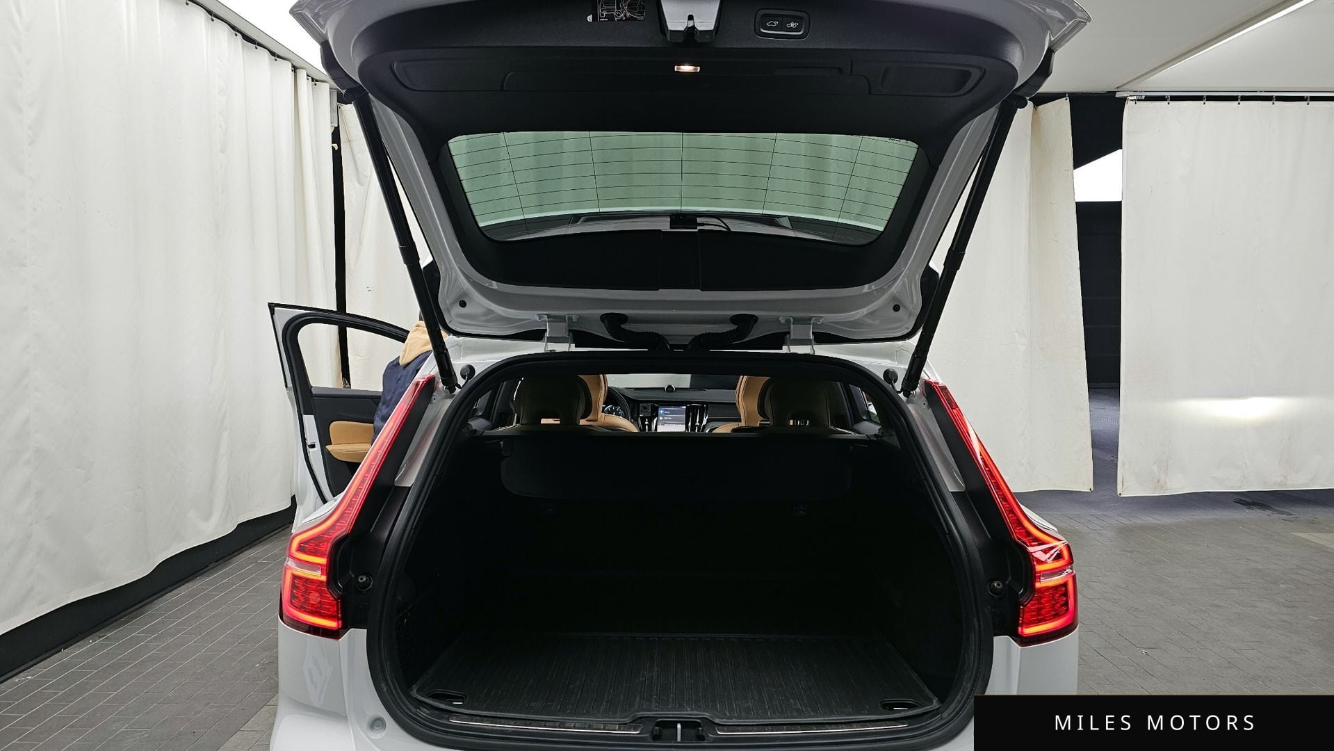 Volvo V60 2020 — миниатюра 20