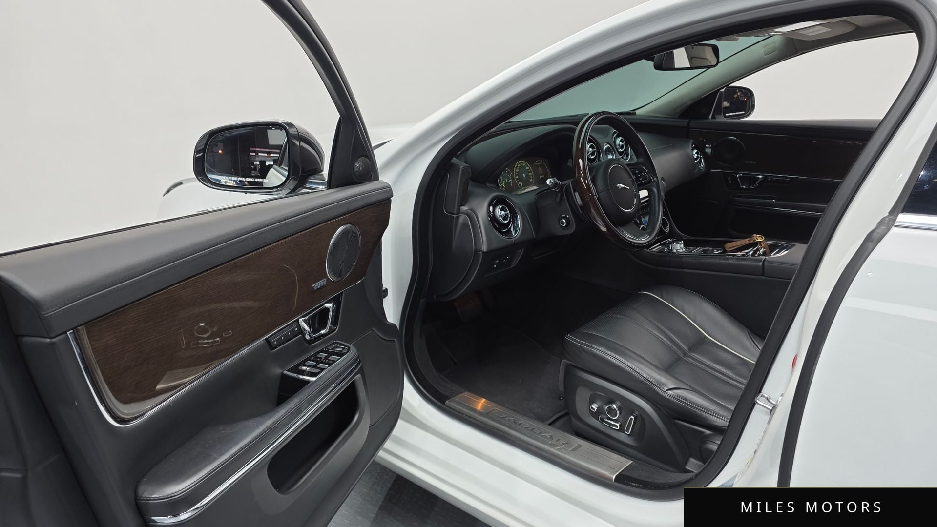Jaguar All New XJ 2016 — миниатюра 11
