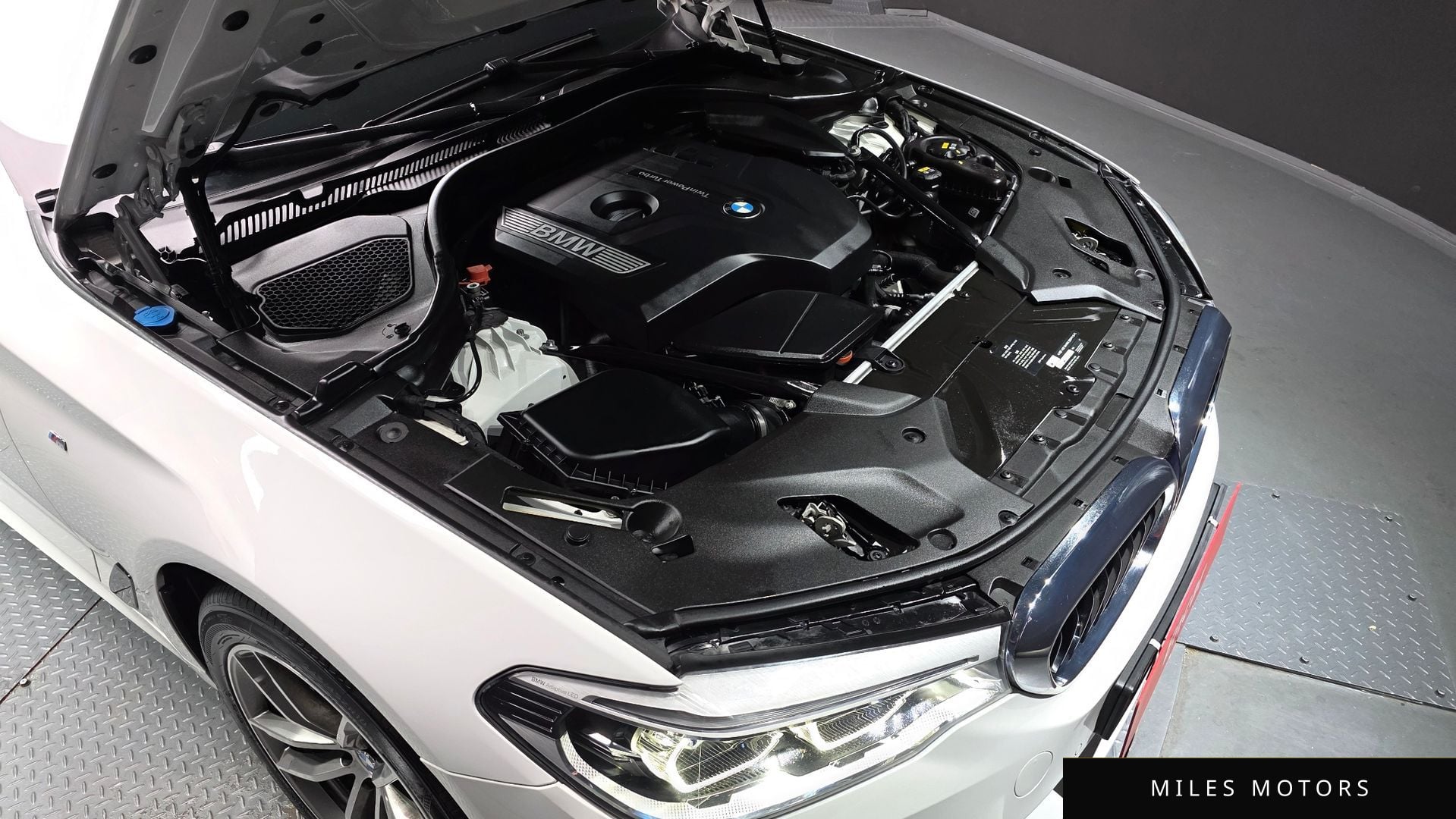 BMW 5 Series (G30) 2017 — миниатюра 6