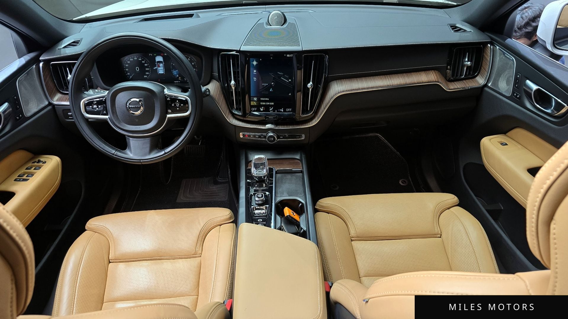 Volvo XC60 2021 — миниатюра 7