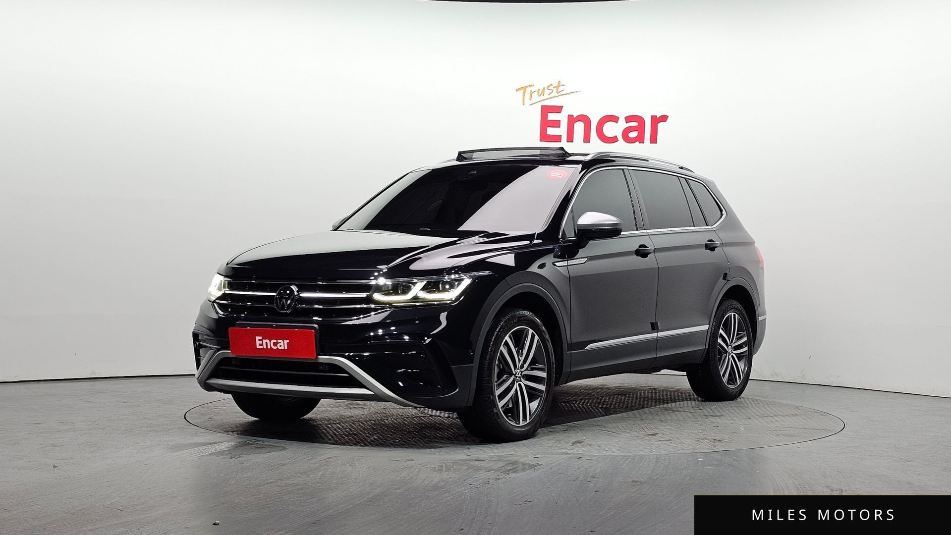 Volkswagen Tiguan 2023 — фото 1 из 12