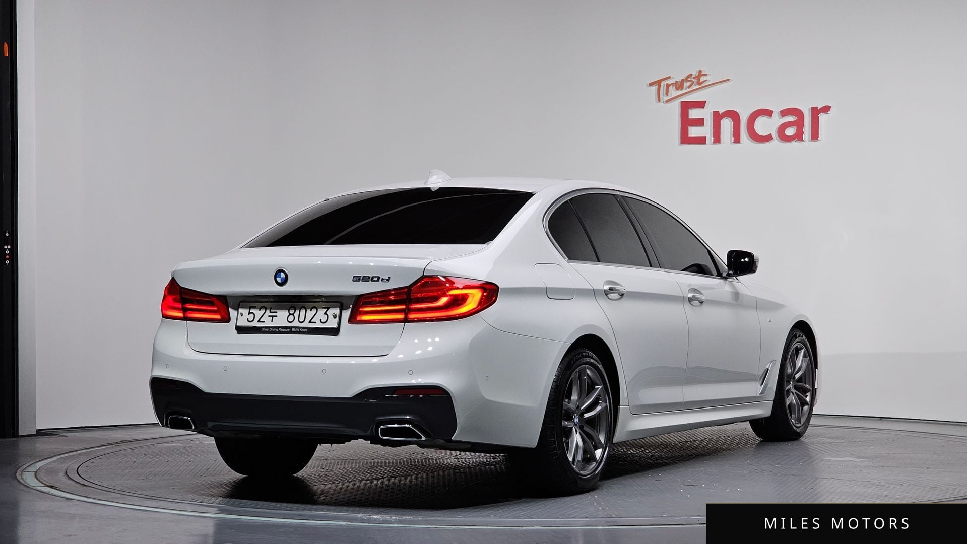 BMW 5 Series (G30) 2018 — миниатюра 2