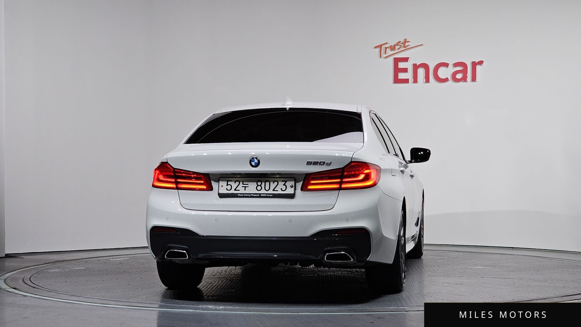 BMW 5 Series (G30) 2018 — миниатюра 4