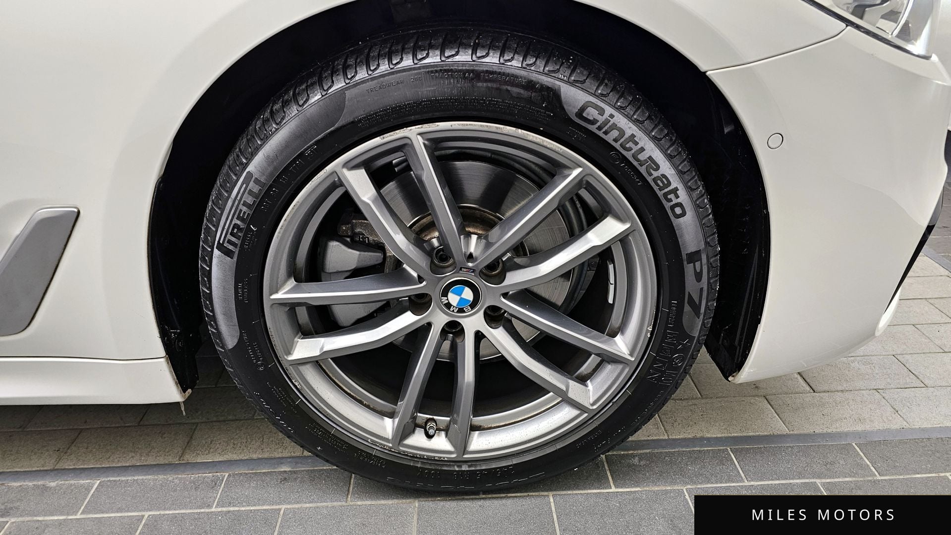 BMW 5 Series (G30) 2018 — миниатюра 5