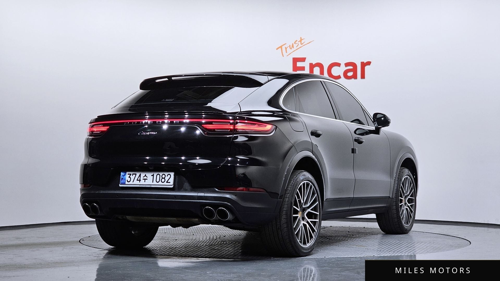 Porsche Cayenne 2023 — миниатюра 2
