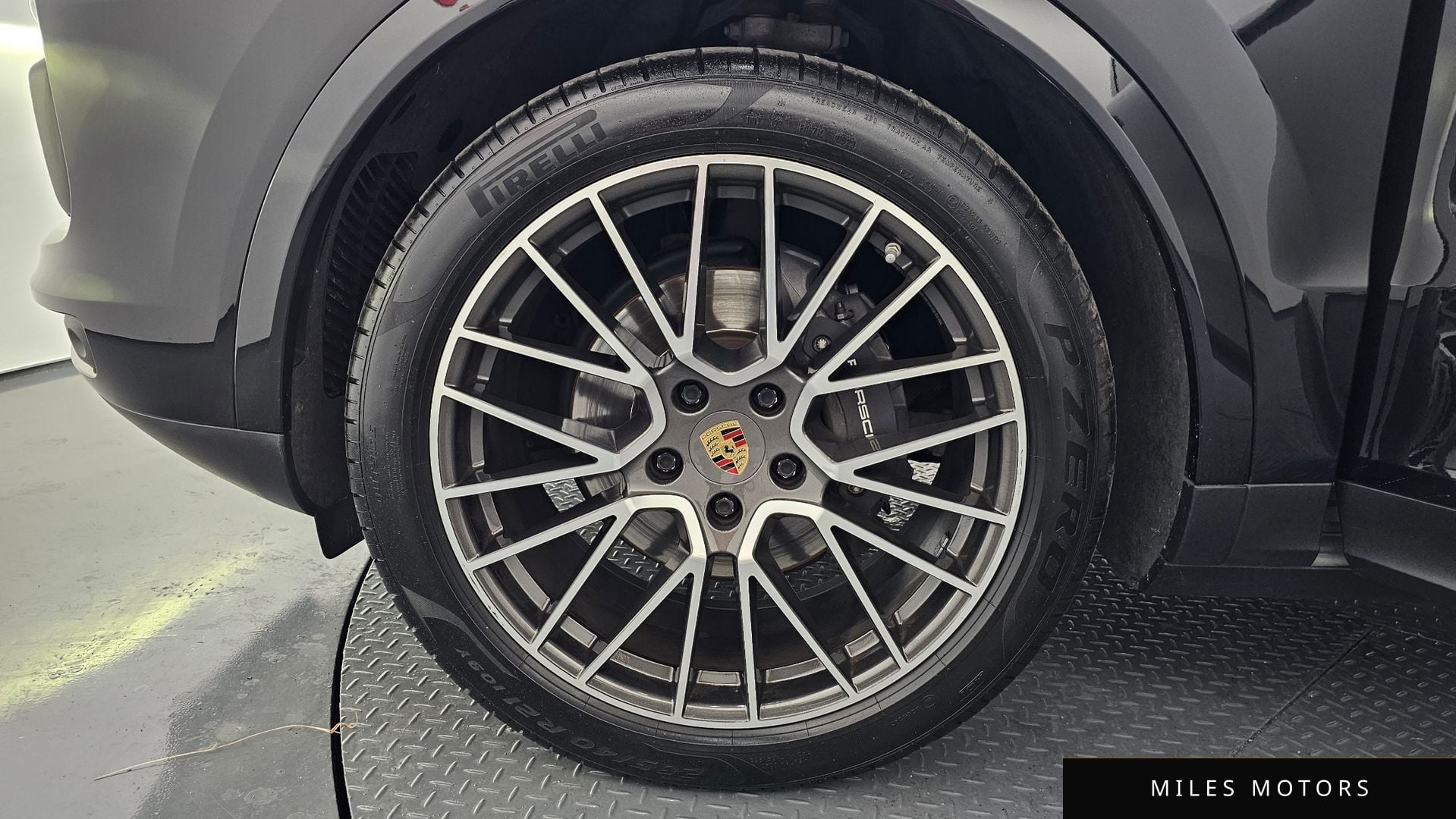 Porsche Cayenne 2023 — миниатюра 5