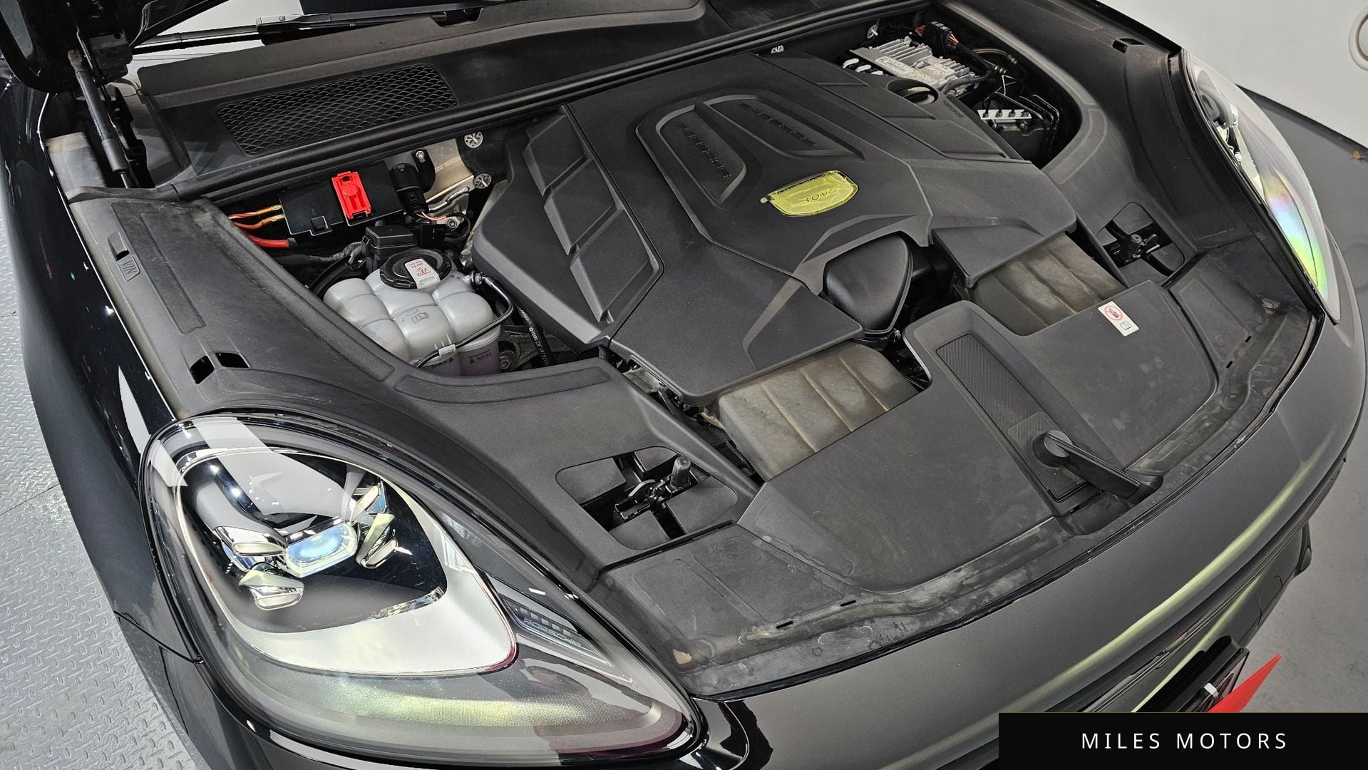 Porsche Cayenne 2023 — миниатюра 6