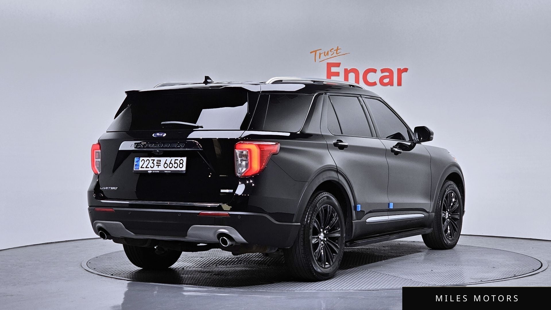 Ford Explorer 2020 — миниатюра 2