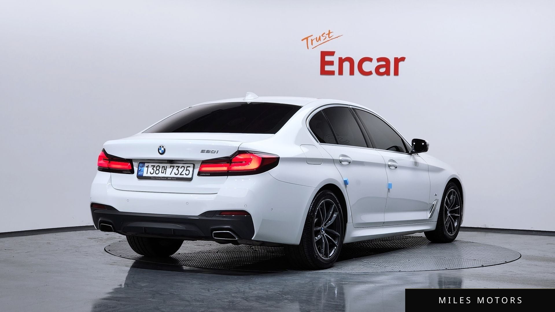 BMW 5 Series (G30) 2022 — миниатюра 2